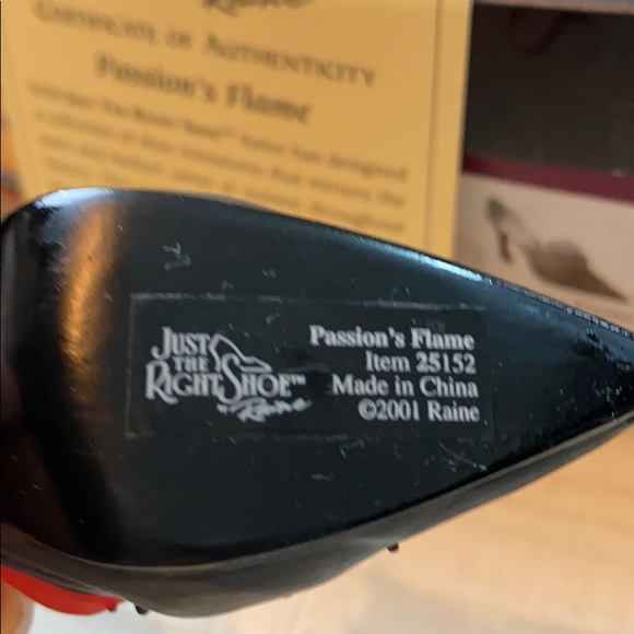 JTRS Passion’s Flame Just the Right Shoe Circa 2001 miniature collectible - Picture 8 of 9